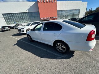 2011 Skoda Octavia II (A5) Рестайлинг, белый, 400000 рублей, вид 4