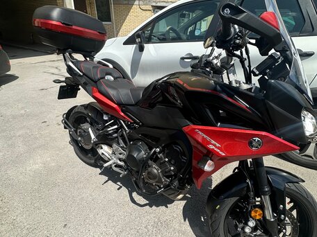 2020 Yamaha MT-09 Tracer (FJ-09), красный, 1100000 рублей, вид 5
