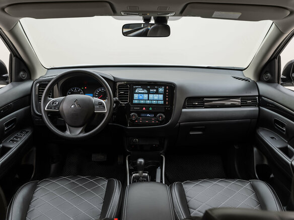 2022 Mitsubishi Outlander III Рестайлинг 3, белый, 2800000 рублей - вид 2