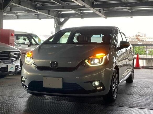 2022 Honda Fit IV, серебристый, 985000 рублей