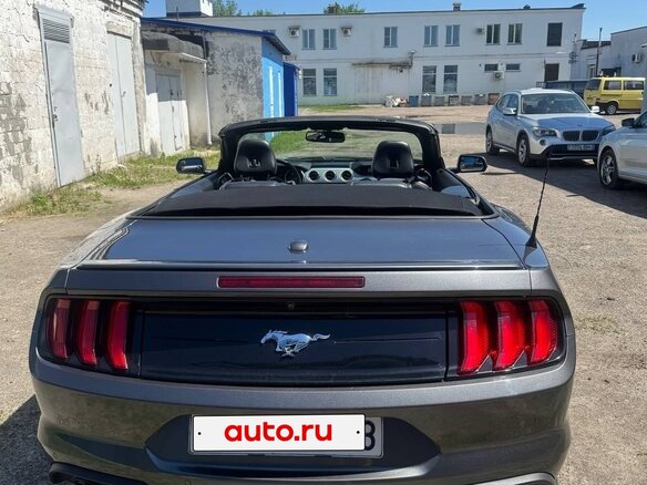 2019 Ford Mustang VI Рестайлинг, серый, 1950000 рублей - вид 11