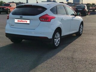 2016 Ford Focus III Рестайлинг, белый, 1000000 рублей, вид 3