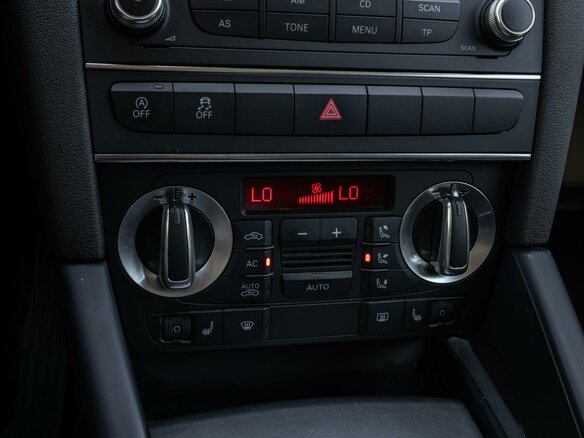 2011 Audi A3 II (8P) Рестайлинг 2, белый - вид 12