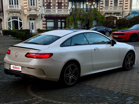 2017 Mercedes-Benz E-Класс 300 V (W213, S213, C238), белый, 3990000 рублей, вид 5