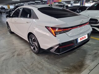 2025 Hyundai Avante VII Рестайлинг, белый, 2100000 рублей, вид 2