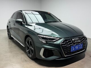 2022 Audi A3 Sportback 35 TFSI IV (8Y), зелёный, 1890000 рублей, вид 3