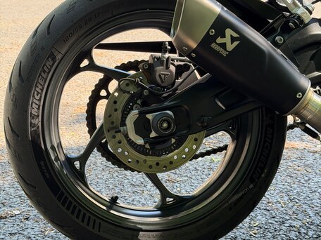 2024 Triumph Daytona 660, красный, 1100000 рублей, вид 3