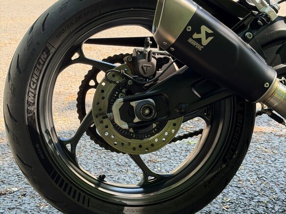 2024 Triumph Daytona 660, красный, 1100000 рублей - вид 3