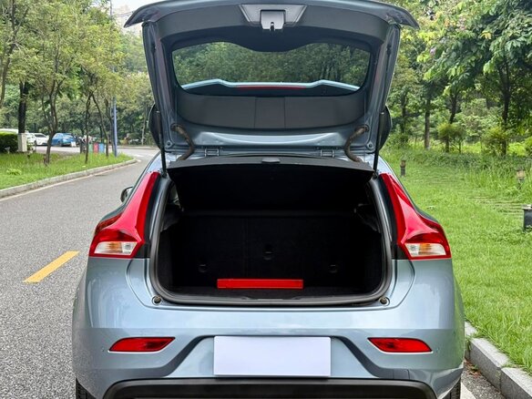 2019 Volvo V40 II Рестайлинг, голубой, 1040000 рублей - вид 10