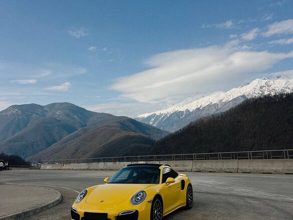 2015 Porsche 911 Turbo S VII (991), жёлтый, 14000000 рублей - вид 6