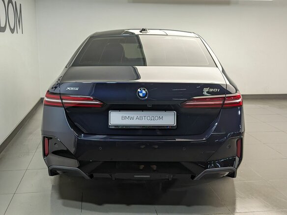 2026 BMW 5 серии 530i xDrive VIII (G60/G61/G68), чёрный, 10300000 рублей - вид 4