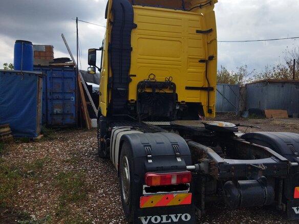 2009 Volvo FH, жёлтый, 3100000 рублей - вид 3