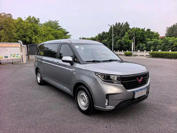 2022 Wuling Journey, серый, 1099000 рублей - вид 2