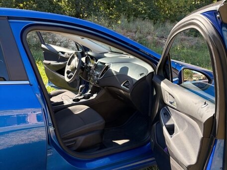 2017 Chevrolet Cruze II, синий, 860000 рублей, вид 4
