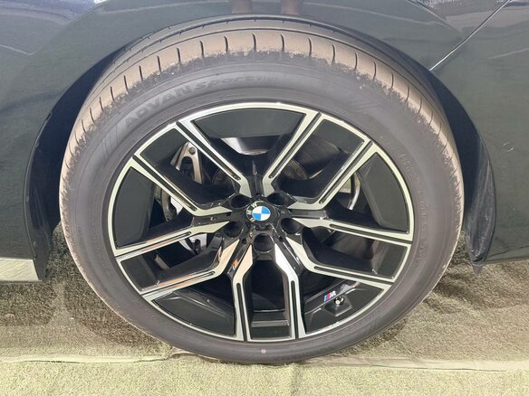 2025 BMW 7 серии 740d xDrive VII (G70), чёрный - вид 13