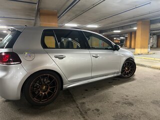 2011 Volkswagen Golf R VI, серебристый, 1350000 рублей, вид 4