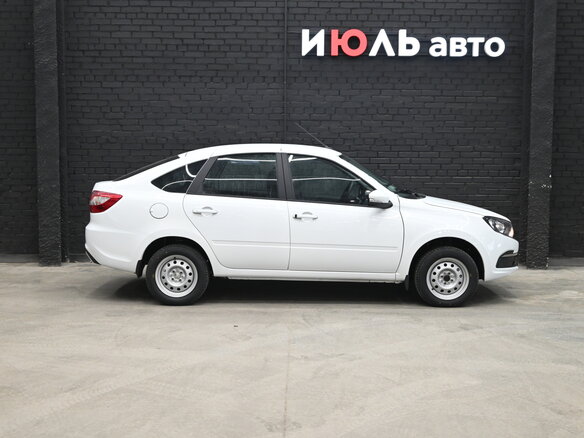 2026 Lada (ВАЗ) Granta I Рестайлинг, белый, 1017000 рублей - вид 4