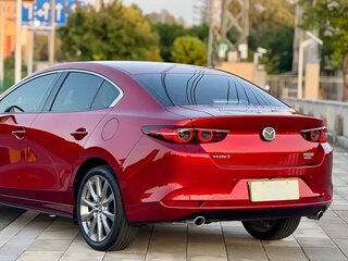 2023 Mazda 3 Axela IV (BP), красный, 1540000 рублей, вид 5