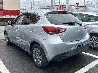 2018 Mazda Demio IV (DJ), серебристый, 750000 рублей, вид 4
