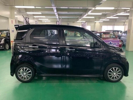 2017 Honda N-WGN I Рестайлинг, чёрный, 585000 рублей, вид 5