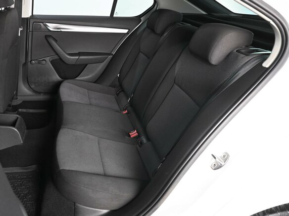 2015 Skoda Octavia III (A7), белый, 819000 рублей - вид 8