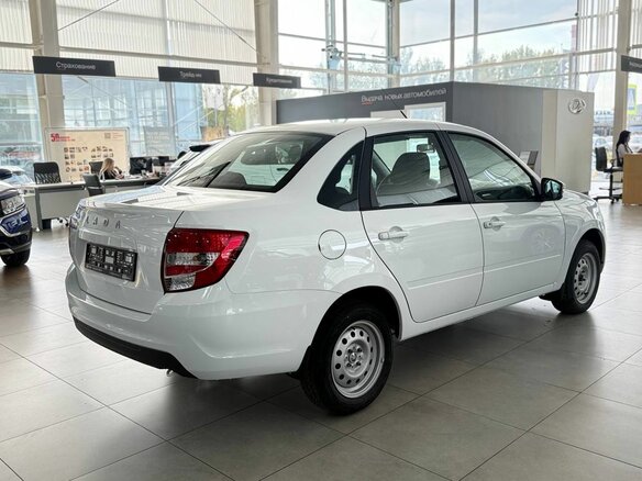 2026 Lada (ВАЗ) Granta I Рестайлинг, белый - вид 5