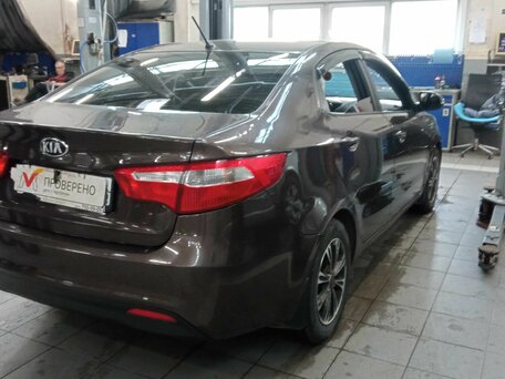 2014 Kia Rio 6-speed III, коричневый, 480000 рублей, вид 3