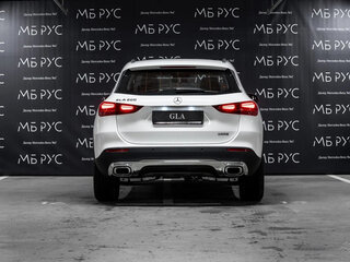 2025 Mercedes-Benz GLA 200 II (H247) Рестайлинг, белый, 5490000 рублей, вид 3