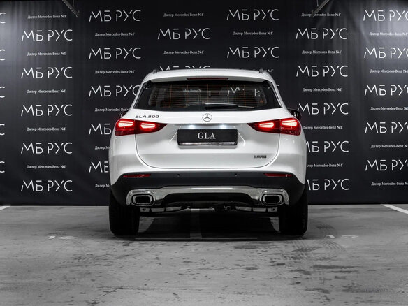 2025 Mercedes-Benz GLA 200 II (H247) Рестайлинг, белый, 5490000 рублей - вид 2