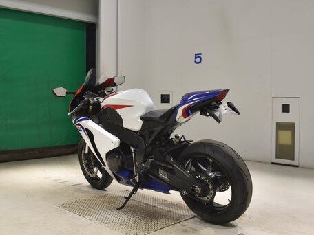 2009 Honda CBR 1000 RR/RA Fireblade, белый, 800000 рублей, вид 3