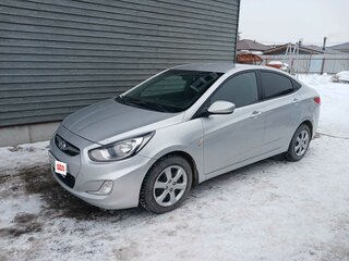 2012 Hyundai Solaris I, серебристый, 700000 рублей, вид 2