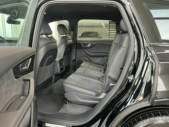 2026 Audi Q7 45 TFSI II (4M) Рестайлинг 2, чёрный, 10900000 рублей - вид 5