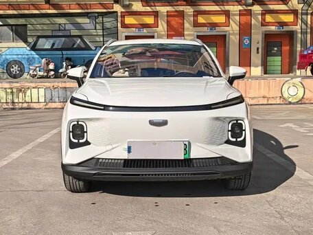 2024 Geely Geometry E 39.4 kWh, белый, 1447007 рублей, вид 2