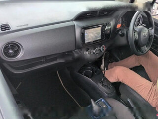 2016 Toyota Vitz III (XP130) Рестайлинг, чёрный, 800000 рублей, вид 5