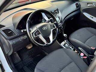 2011 Hyundai Solaris I, белый, 610000 рублей, вид 5