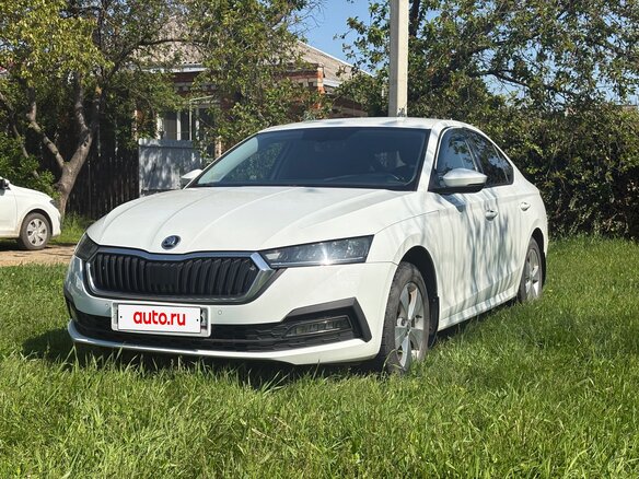 2021 Skoda Octavia IV (A8), белый, 1720000 рублей
