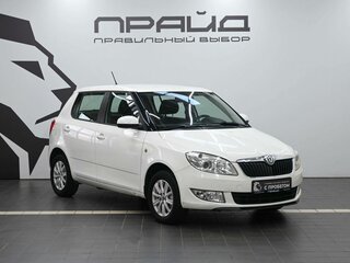 2012 Skoda Fabia II Рестайлинг, белый, 819900 рублей, вид 3