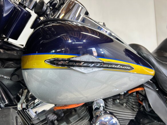 2012 Harley-Davidson Electra Glide, серебристый, 980000 рублей - вид 28