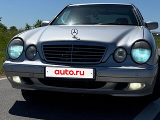 2000 Mercedes-Benz E-Класс 240 II (W210, S210) Рестайлинг, серебристый, 540000 рублей, вид 5