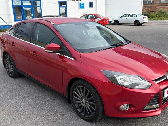 2013 Ford Focus III, красный, 680000 рублей - вид 1