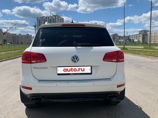 2011 Volkswagen Touareg II, белый, 2150000 рублей, вид 3