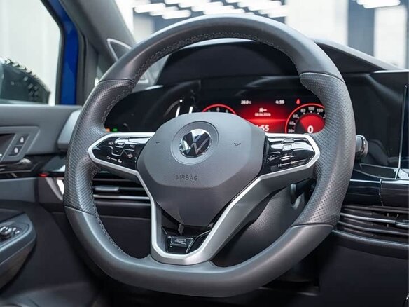 2022 Volkswagen Golf VIII, синий - вид 9