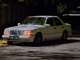 1991 Mercedes-Benz W124 230, белый, 270000 рублей, вид 2