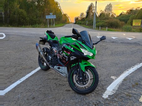 2022 Kawasaki Ninja 400, зелёный, 560000 рублей, вид 1