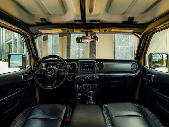 2021 Jeep Wrangler IV (JL), жёлтый, 4900000 рублей - вид 12