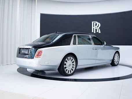 2023 Rolls-Royce Phantom Extended VIII Рестайлинг (Series II), серебристый, 50000000 рублей, вид 3