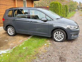 2018 Volkswagen Touran DSG7 II, серый, 1790000 рублей, вид 2