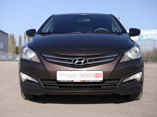 2015 Hyundai Solaris I Рестайлинг, коричневый, 865005 рублей, вид 2
