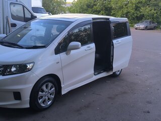 2011 Honda Freed I Рестайлинг, белый, 1050000 рублей, вид 2