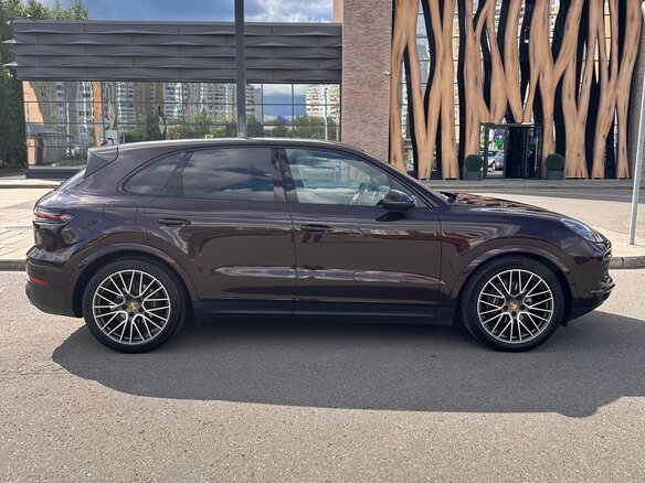 2020 Porsche Cayenne III, коричневый - вид 1